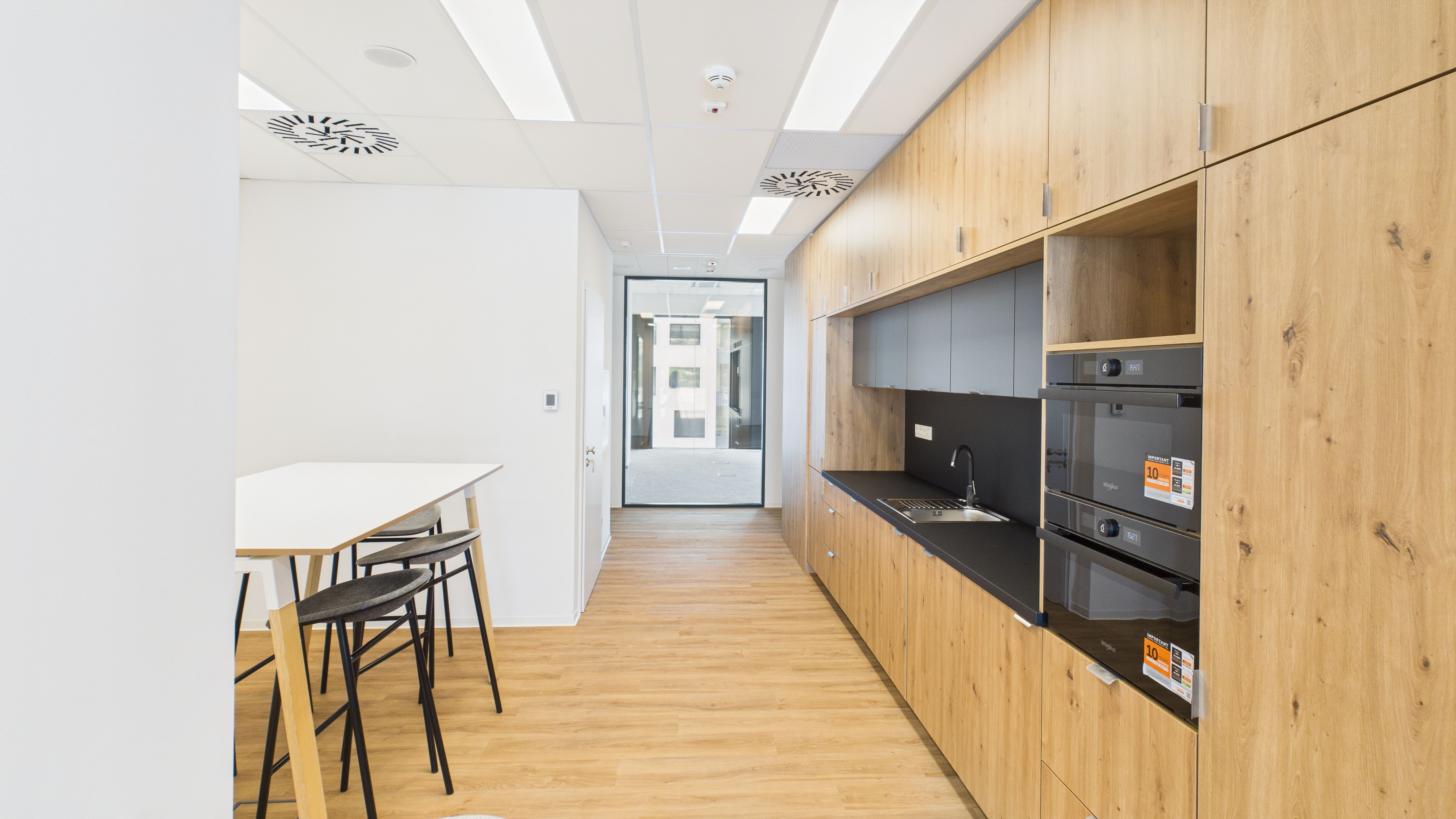 EINPARK Offices SUBLEASE