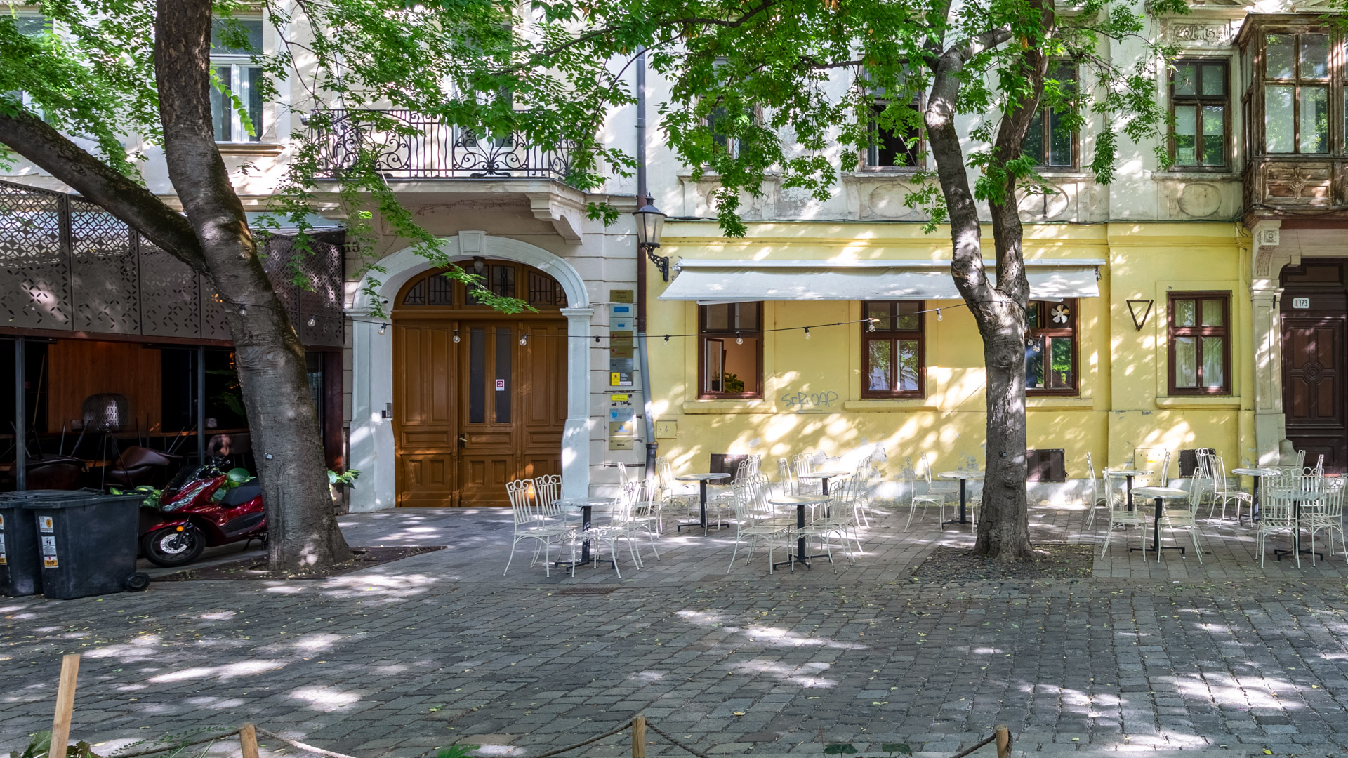 Hviezdoslavovo námestie 15