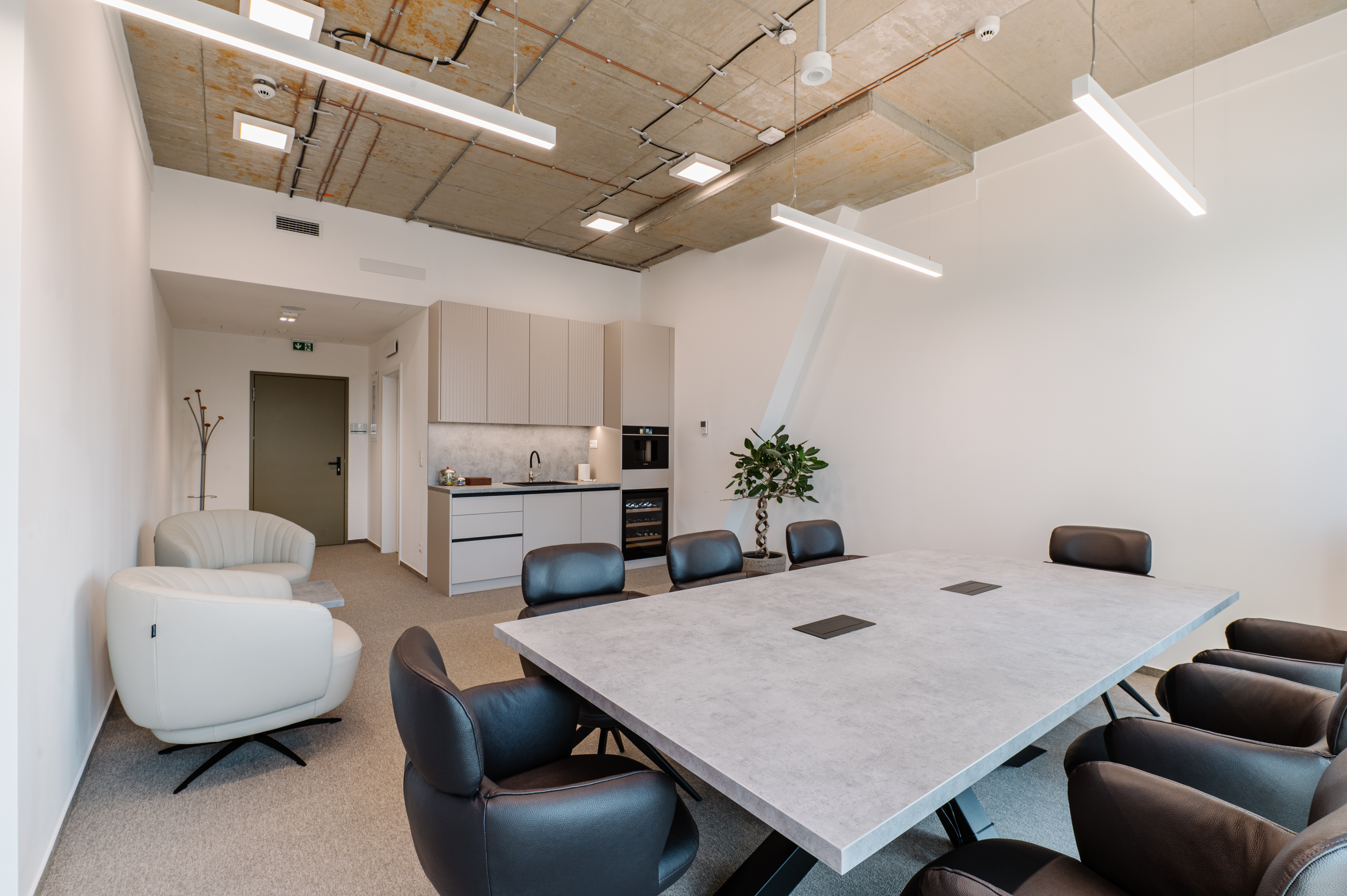 Zwirn office axman lounge