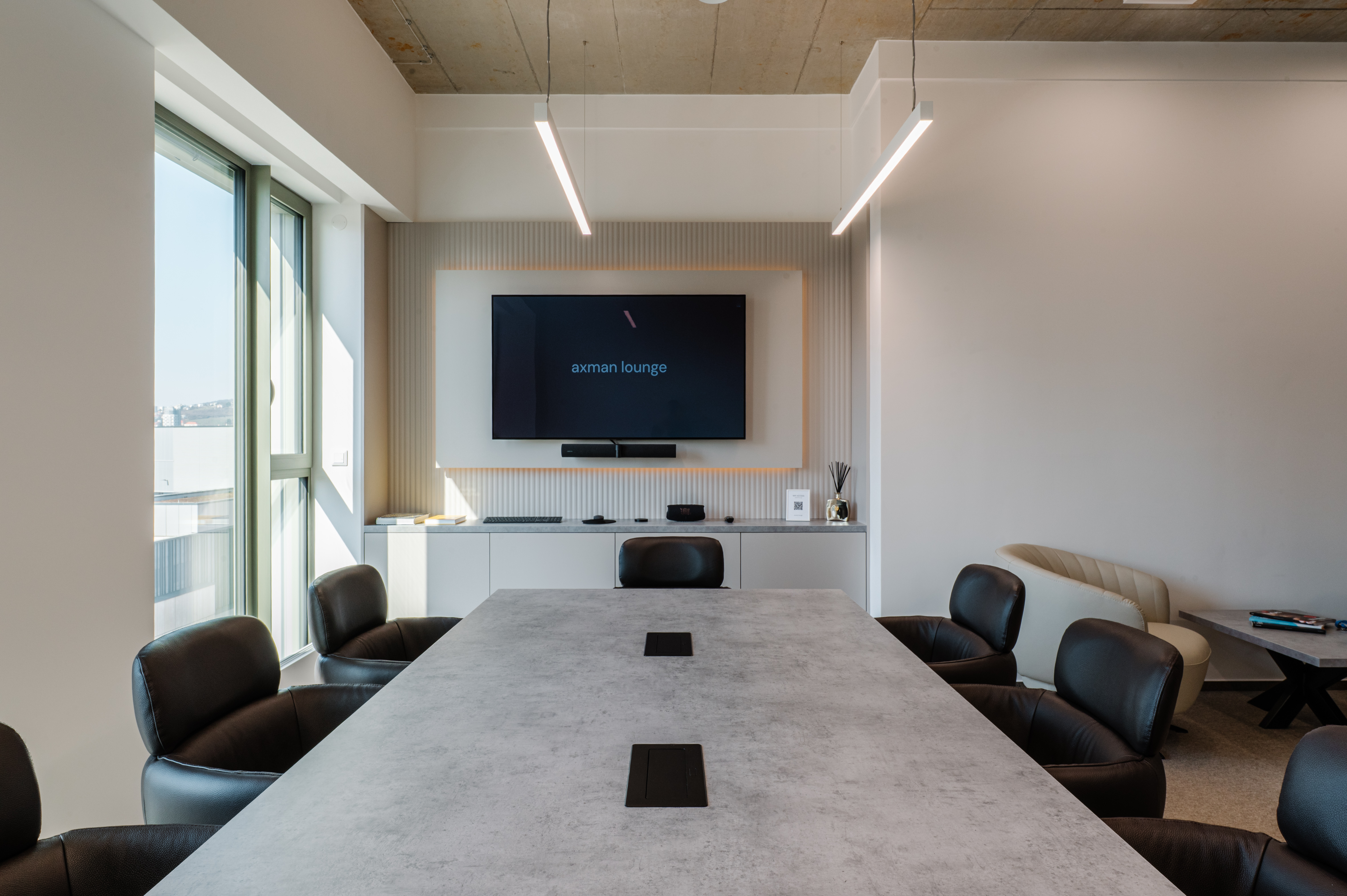 Zwirn office axman lounge