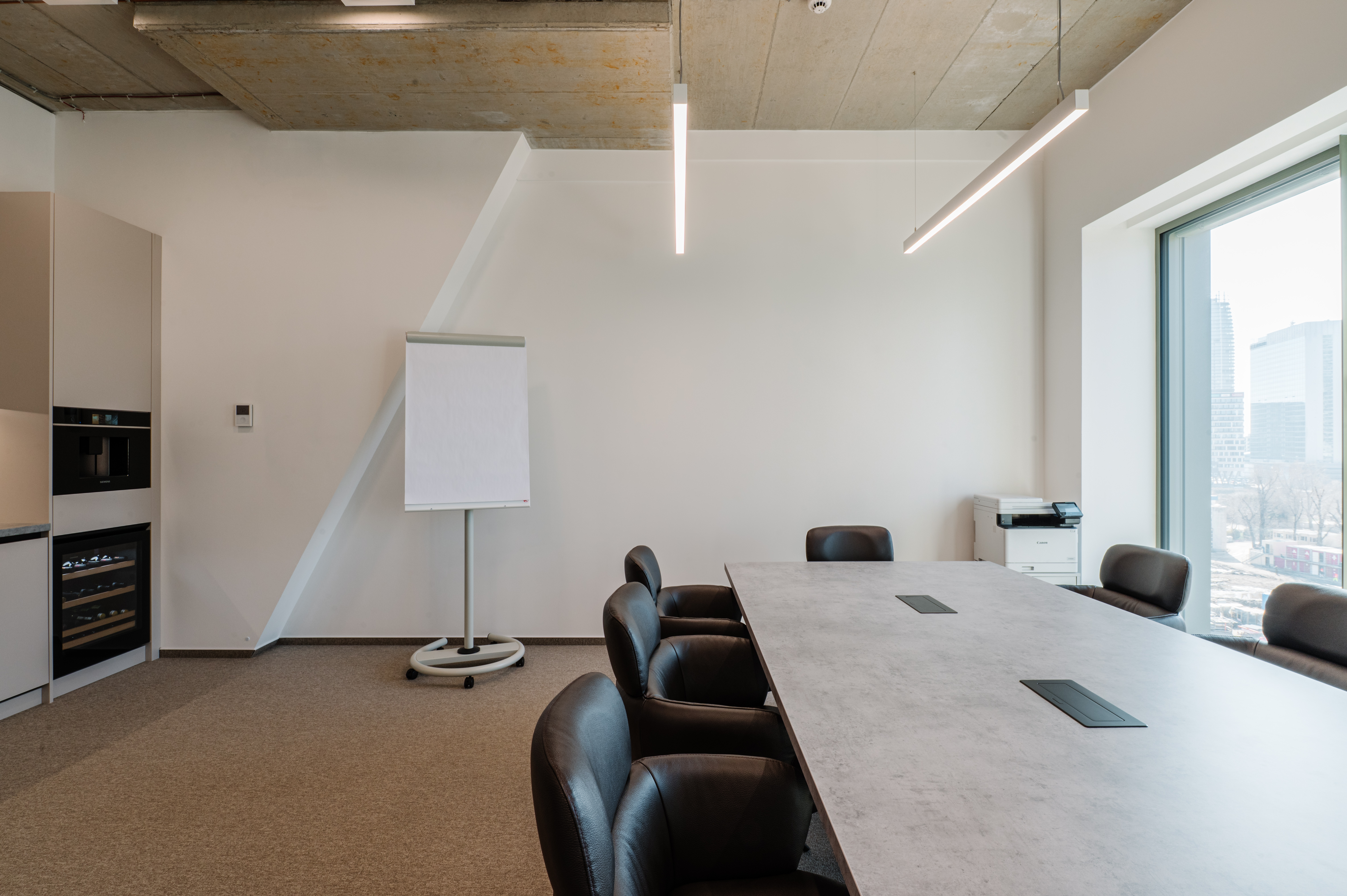 Zwirn office axman lounge
