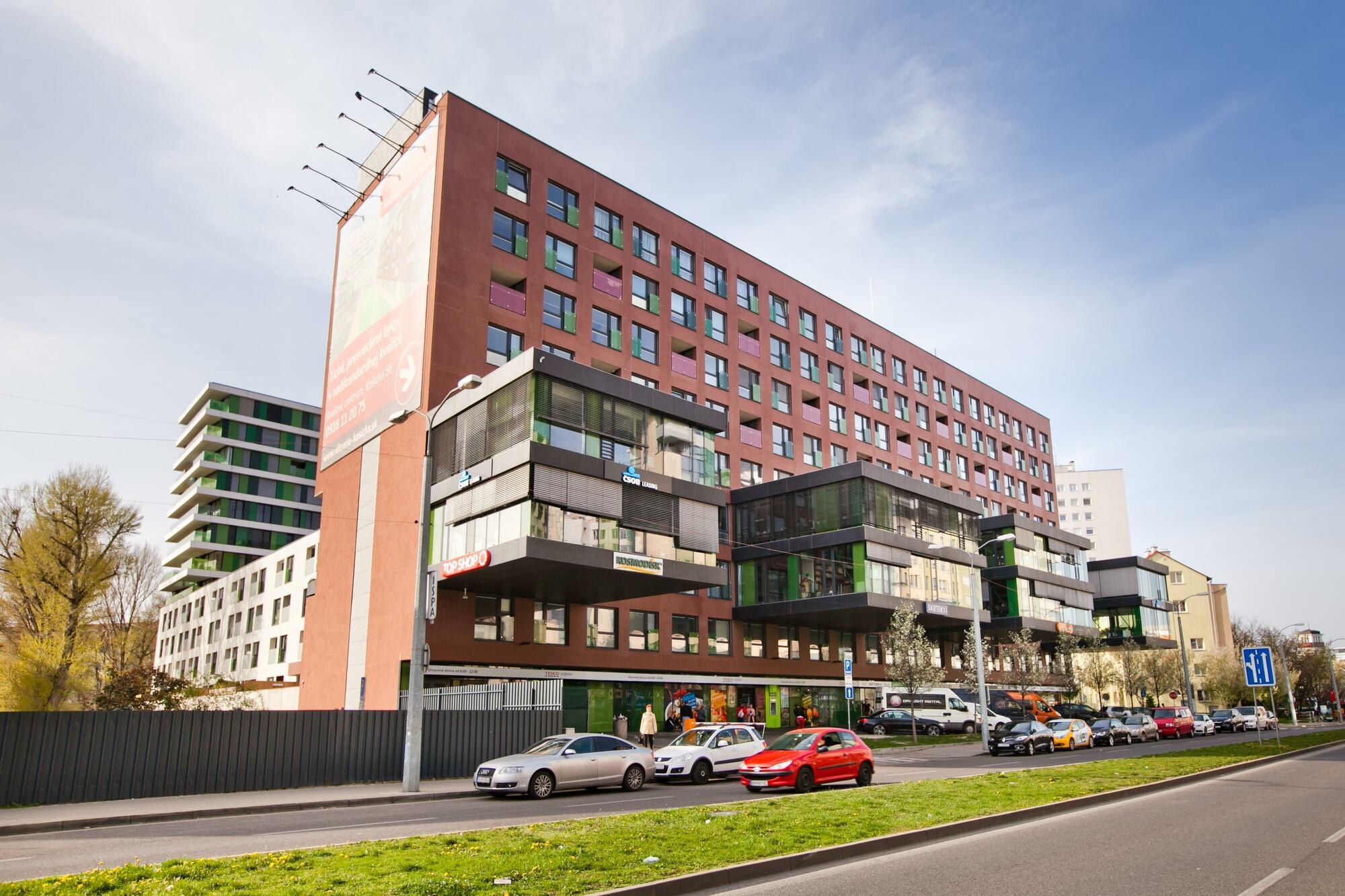 Viktória, Flexi Floor