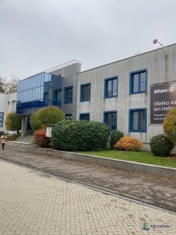 Exteriér, Nám. Slobody 7, Michalovce 7101, Allianz-Slovenská poisťovňa,a.s