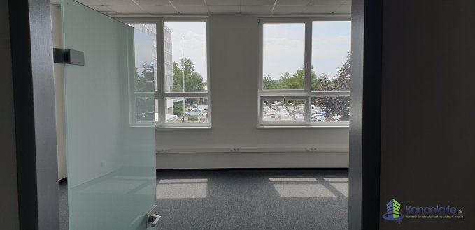 Interiér, Rybničná 40F, Bratislava 83106, PT - STAV, s.r.o.