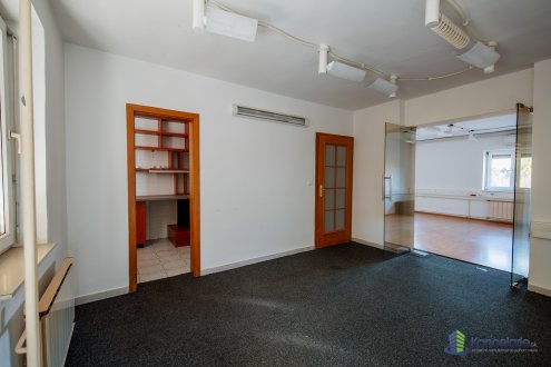 Interiér, Kukučínova 34, Bratislava 83103, Arvin & Benet, s.r.o.
