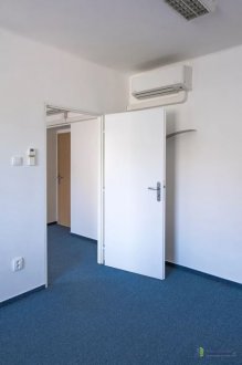 Interiér, Koceľová 9, Bratislava 82108, Trust Pay services, s.r.o.