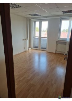 Interiér, Pražská 11, Bratislava 81104, Hotely mládeže Slovakia, a.s.