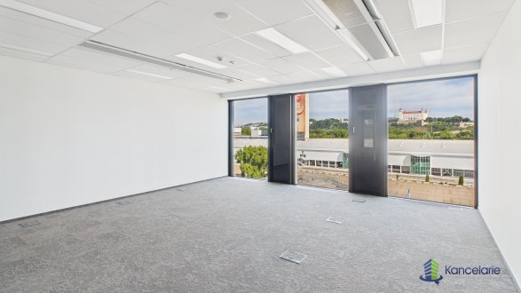 Interiér, Einsteinova 33, Bratislava 85101, CBRE s.r.o.