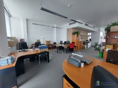 Interiér, Bratislava Galvaniho 7/D