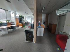 Interiér, Bratislava Galvaniho 7/D