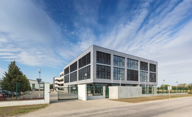 EKOM exteriér