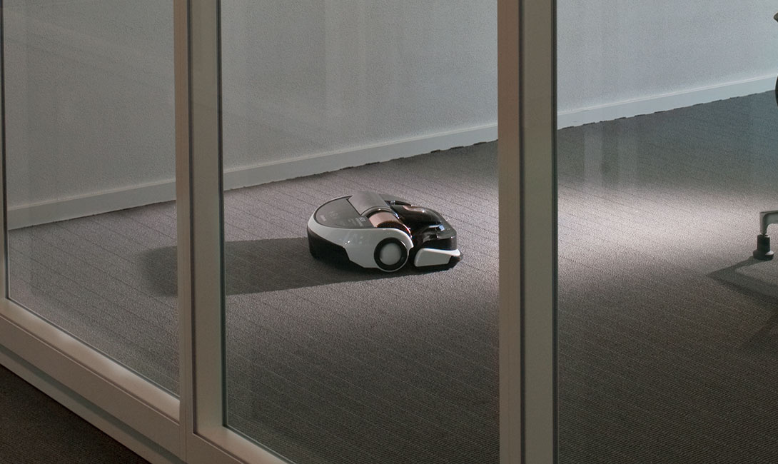 The Edge - cistiaci robot